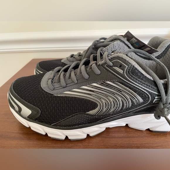 NWT Fila Memory Foam Coolmax Sneakers Men Size 10.5 - Picture 6 of 11